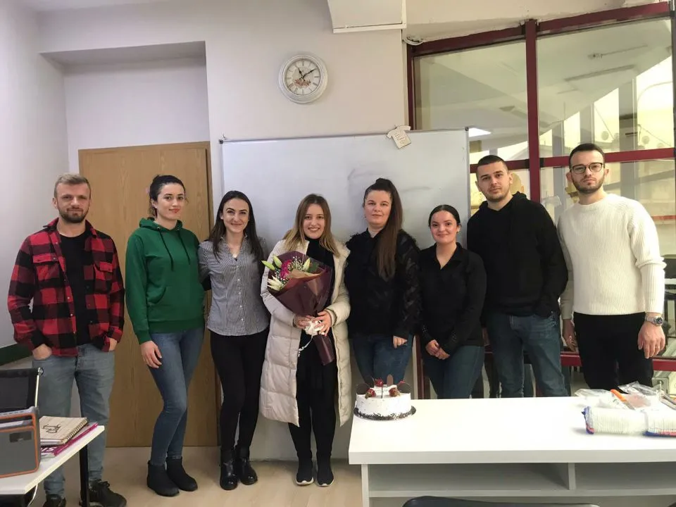 Studentë të Eurolingua Zentrum në Prishtinë